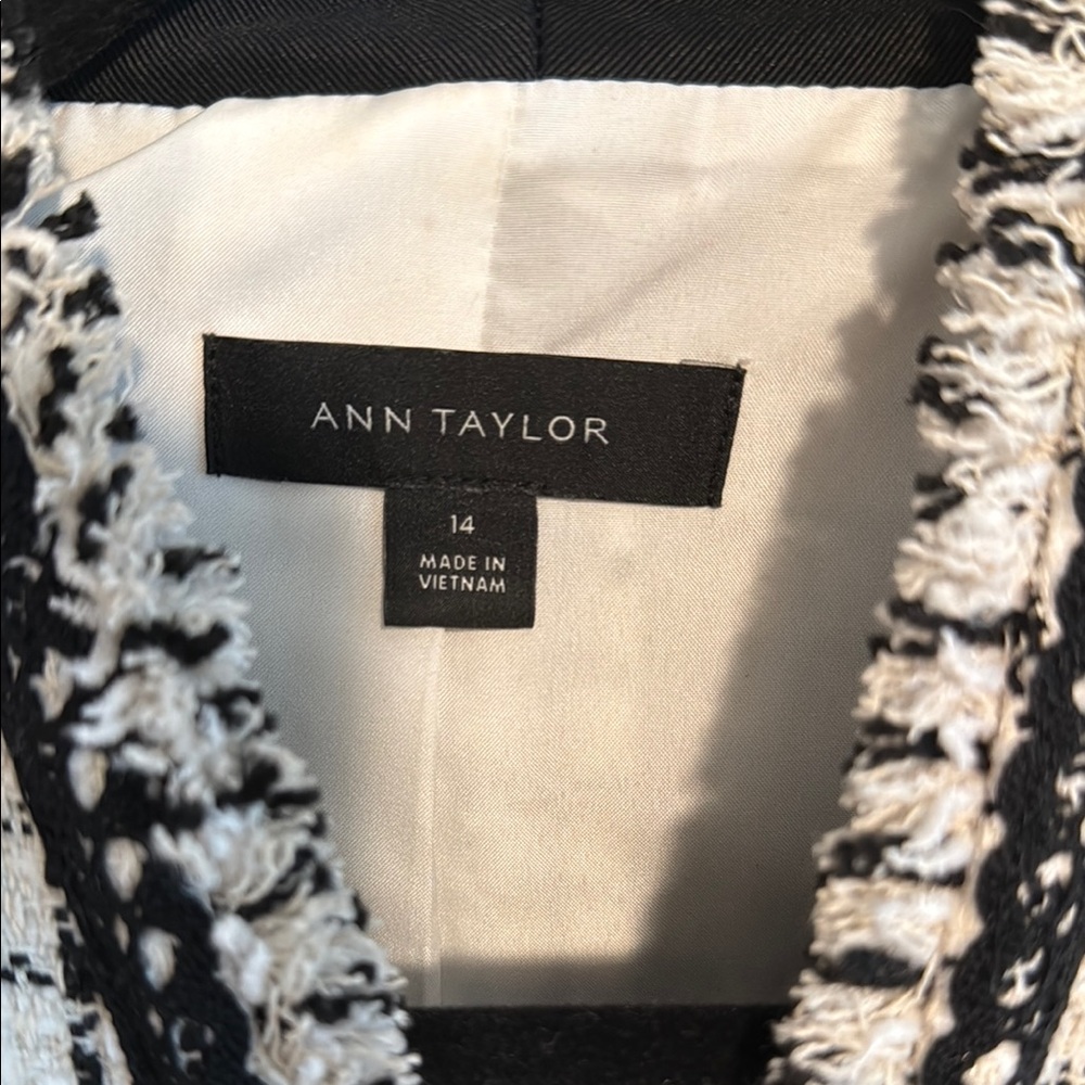 Ann Taylor Black and White Houndstooth Blazer with Cropped Design - Picture 2 of 4